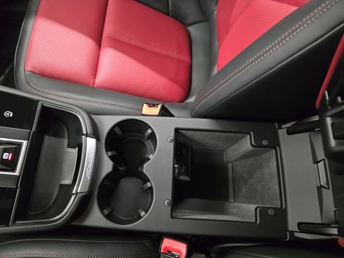 Used 2023 Porsche Macan image 26