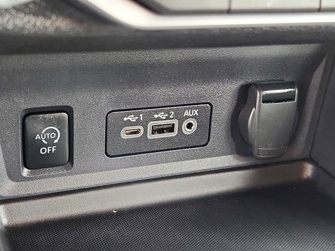 Used 2024 Nissan Sentra SV image 24