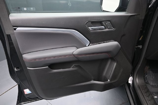 Used 2023 Chevrolet Colorado Z71 w/ Z71 Convenience Package 2 AWD/4WD image 13