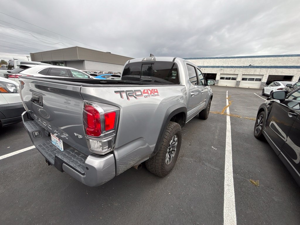 Used 2021 Toyota Tacoma TRD Off-Road w/ Technology Package AWD/4WD image 3