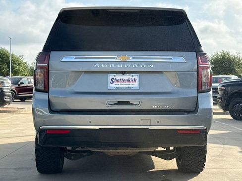 Used 2023 Chevrolet Suburban Premier image 7