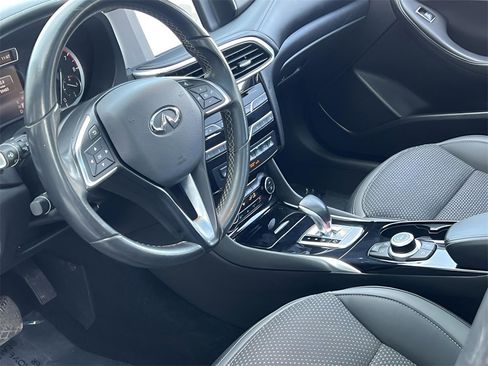 Used 2019 INFINITI QX30 Premium w/ Navigation Package image 39