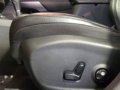 Used 2020 Jeep Cherokee Limited image 12