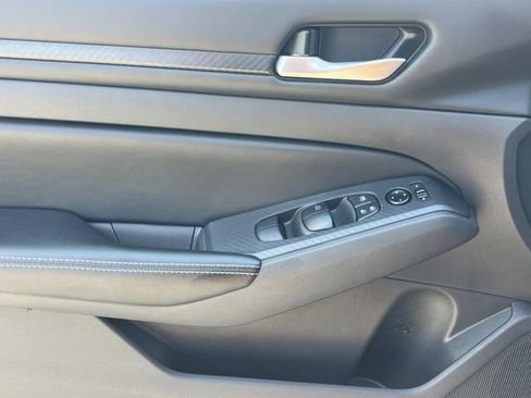 Used 2025 Nissan Altima 2.5 SV AWD/4WD image 24