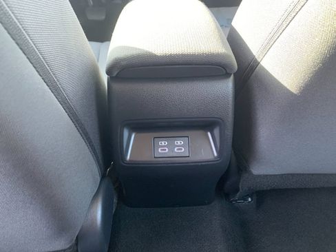 Used 2025 Toyota Corolla LE image 16