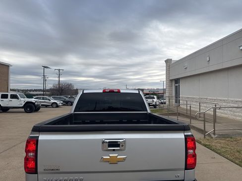Used 2018 Chevrolet Silverado 1500 LT w/ Texas Edition image 5
