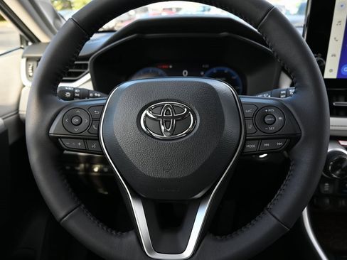 New 2025 Toyota RAV4 Limited image 18