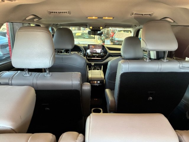 Used 2026 Toyota Highlander XLE AWD/4WD image 8