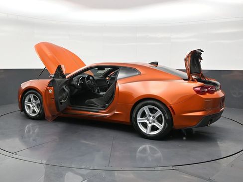 Used 2024 Chevrolet Camaro LT image 31