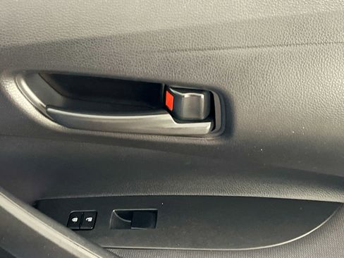 Used 2022 Toyota Corolla LE image 32