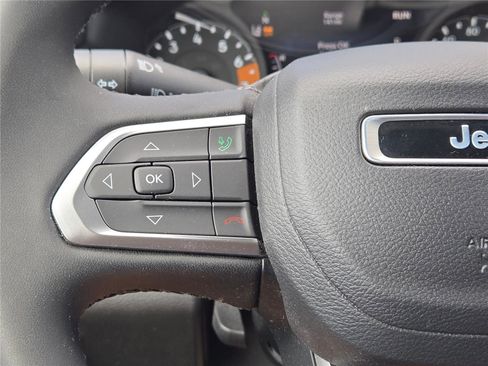 Used 2023 Jeep Compass Latitude AWD/4WD image 27