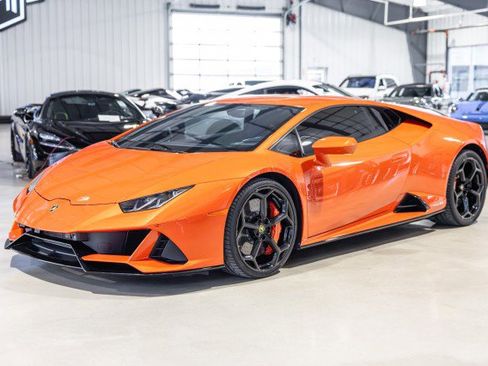 Used 2020 Lamborghini Huracan EVO AWD/4WD image 2