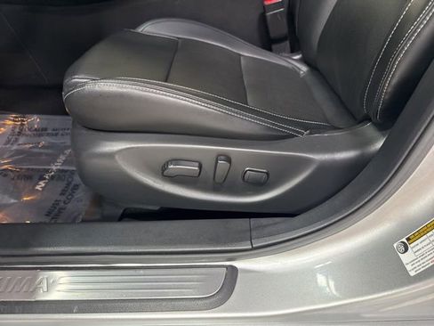 Used 2022 Nissan Maxima SV w/ Floor Mat Group FWD image 6