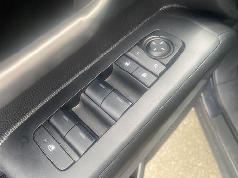 Used 2024 Toyota Tacoma TRD Off-Road AWD/4WD image 18