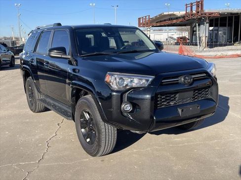 Used 2021 Toyota 4Runner SR5 image 11