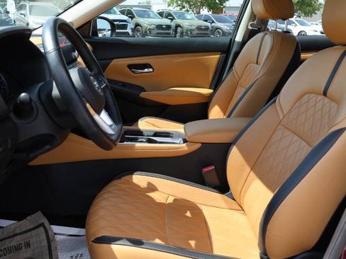 Used 2021 Nissan Sentra SV w/ SV Premium Package FWD image 13