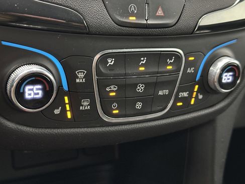 Used 2023 Chevrolet Equinox RS w/ LPO, Cargo Package AWD/4WD image 24