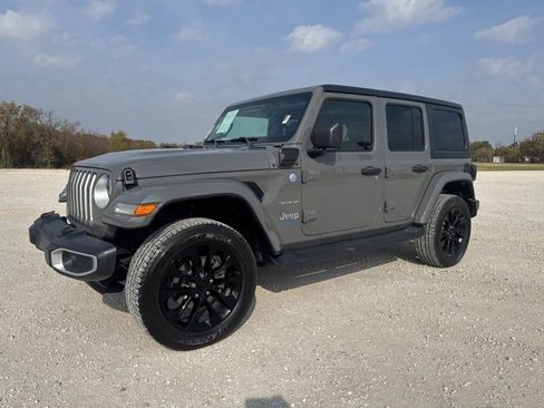 Used 2021 Jeep Wrangler Unlimited Sahara image 1