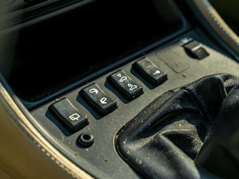 Used 1986 Porsche 944 Turbo image 63