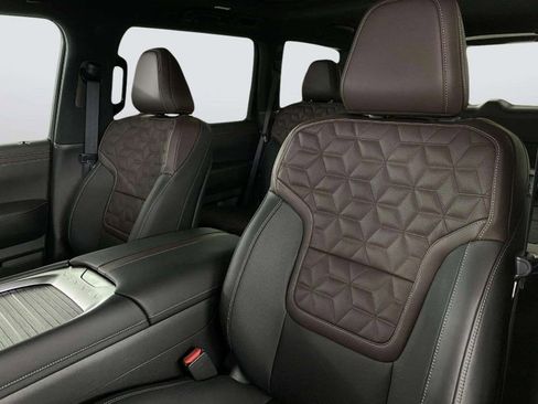 New 2025 Nissan Armada Platinum Reserve AWD/4WD image 31