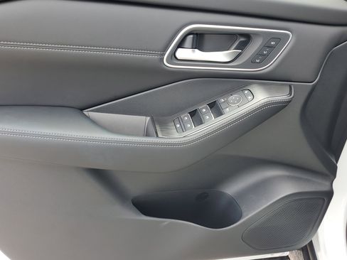 New 2025 Nissan Rogue Platinum w/ Platinum Premium Package image 12