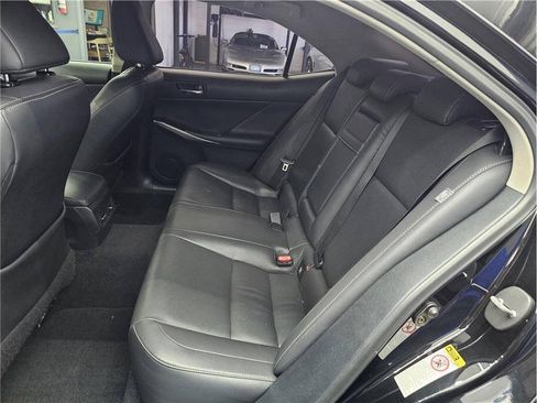 Used 2015 Lexus IS 250 RWD image 11