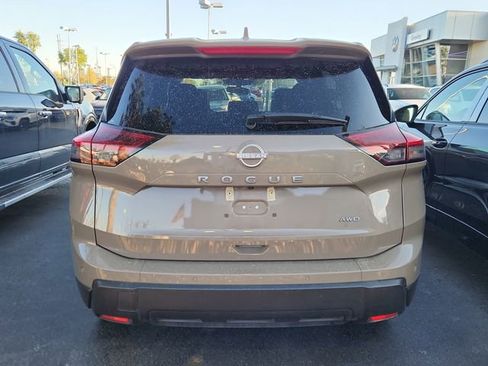 Certified 2025 Nissan Rogue SV image 4