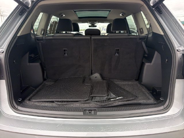 Certified 2025 Volkswagen Atlas SEL Premium R-Line AWD/4WD image 13