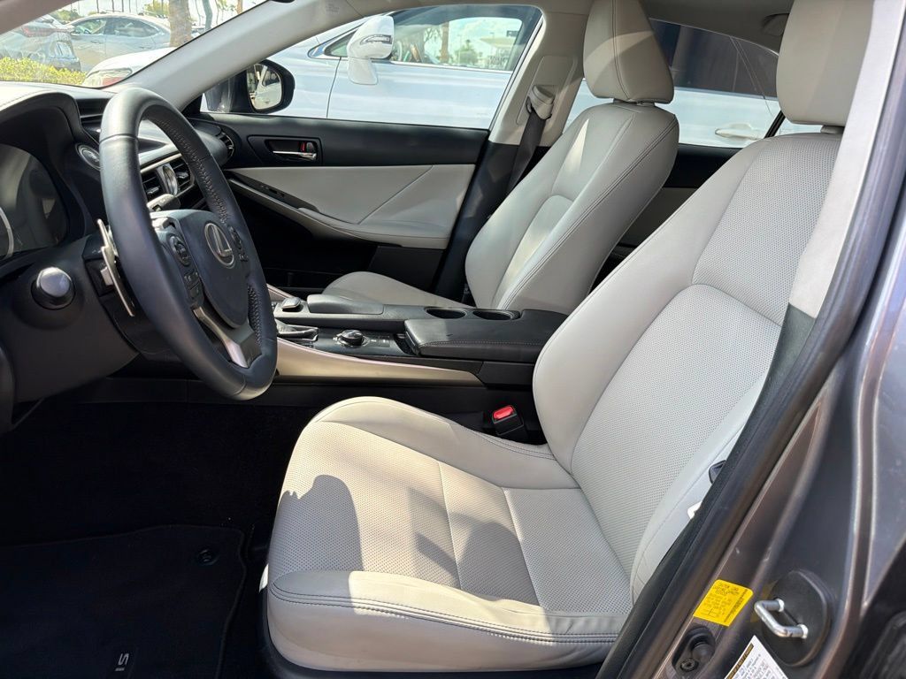 Used 2014 Lexus IS 250 w/ Navigation Package RWD image 3