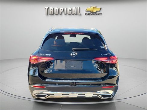 Used 2023 Mercedes-Benz GLC 300 4MATIC w/ Exclusive Trim Package image 4