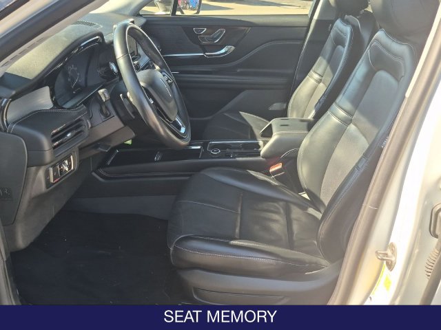 Used 2022 Lincoln Corsair AWD w/ Premium Package image 17