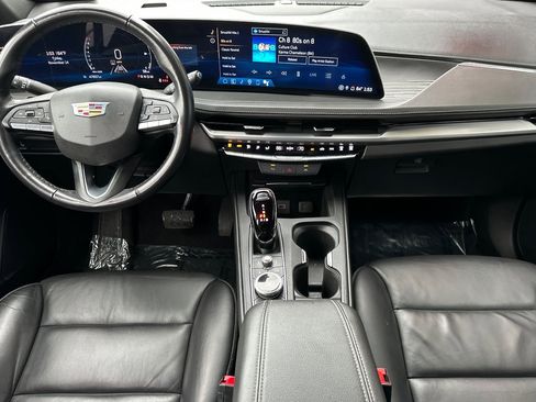 Used 2024 Cadillac XT4 Premium Luxury image 16