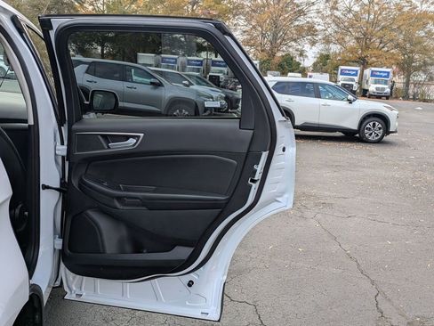 Used 2024 Ford Edge SEL image 25