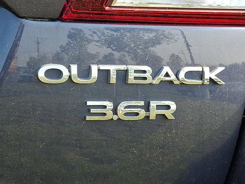 Used 2017 Subaru Outback 3.6R Limited AWD/4WD image 10