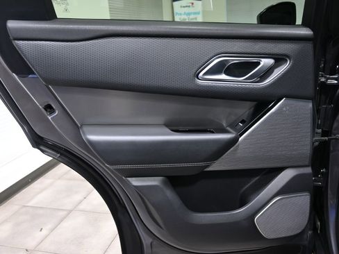 Used 2018 Land Rover Range Rover Velar S image 12