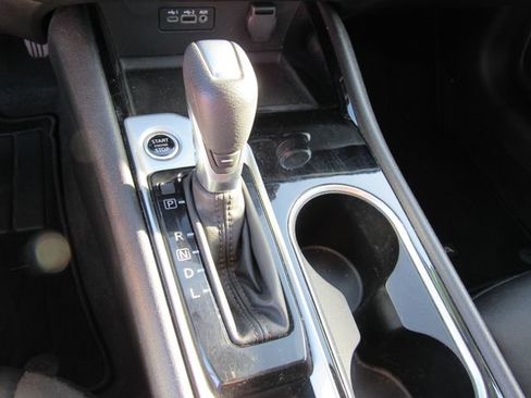 Used 2024 Nissan Altima 2.5 SV FWD image 25