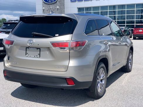 Used 2015 Toyota Highlander XLE AWD/4WD image 6
