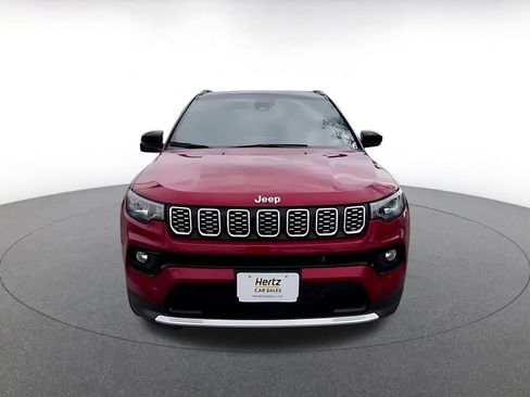 Used 2025 Jeep Compass Limited image 4