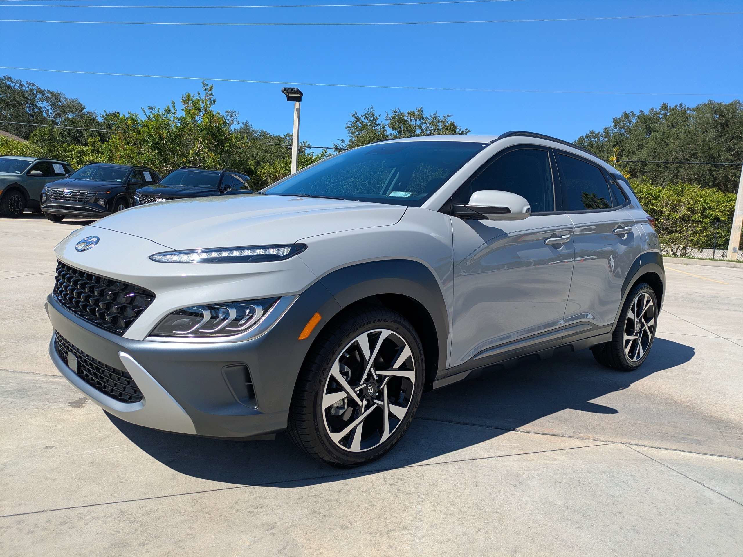 Certified 2023 Hyundai Kona Limited w/ Cargo Package FWD image 5