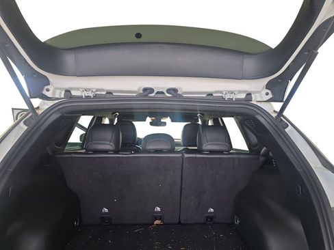 Used 2024 Jeep Compass Latitude image 12