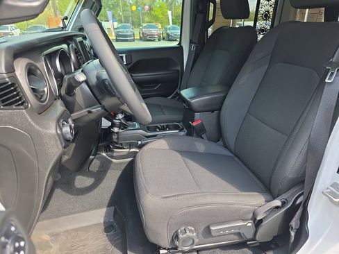 Used 2023 Jeep Wrangler Sport S image 12