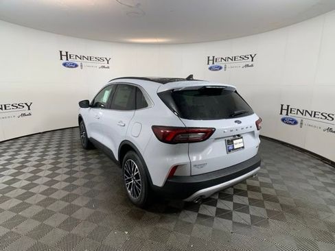 Used 2025 Ford Escape SE image 5