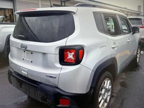 Used 2020 Jeep Renegade Latitude w/ Cold Weather Group AWD/4WD image 4