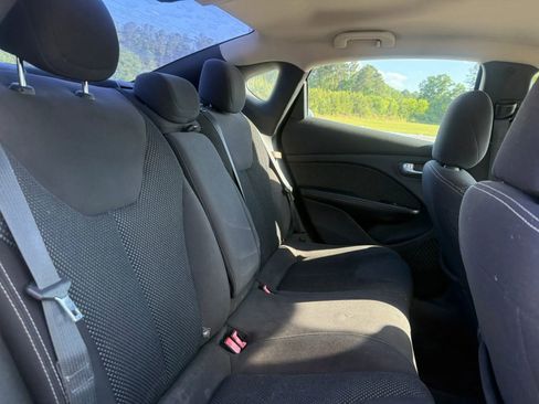 Used 2015 Dodge Dart SXT FWD image 4