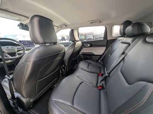 Used 2022 Jeep Compass Limited image 16