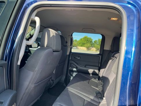 Used 2022 Nissan Frontier SV w/ Technology Package RWD image 16