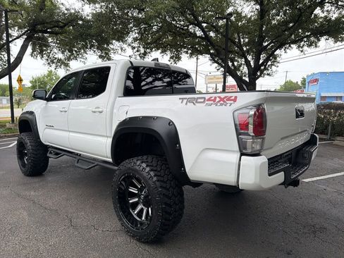 Used 2020 Toyota Tacoma TRD Sport AWD/4WD image 5