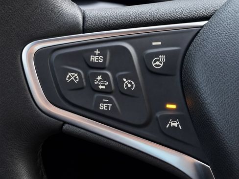 Used 2018 Chevrolet Equinox Premier FWD image 24