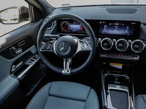 New 2026 Mercedes-Benz GLA 250 image 14