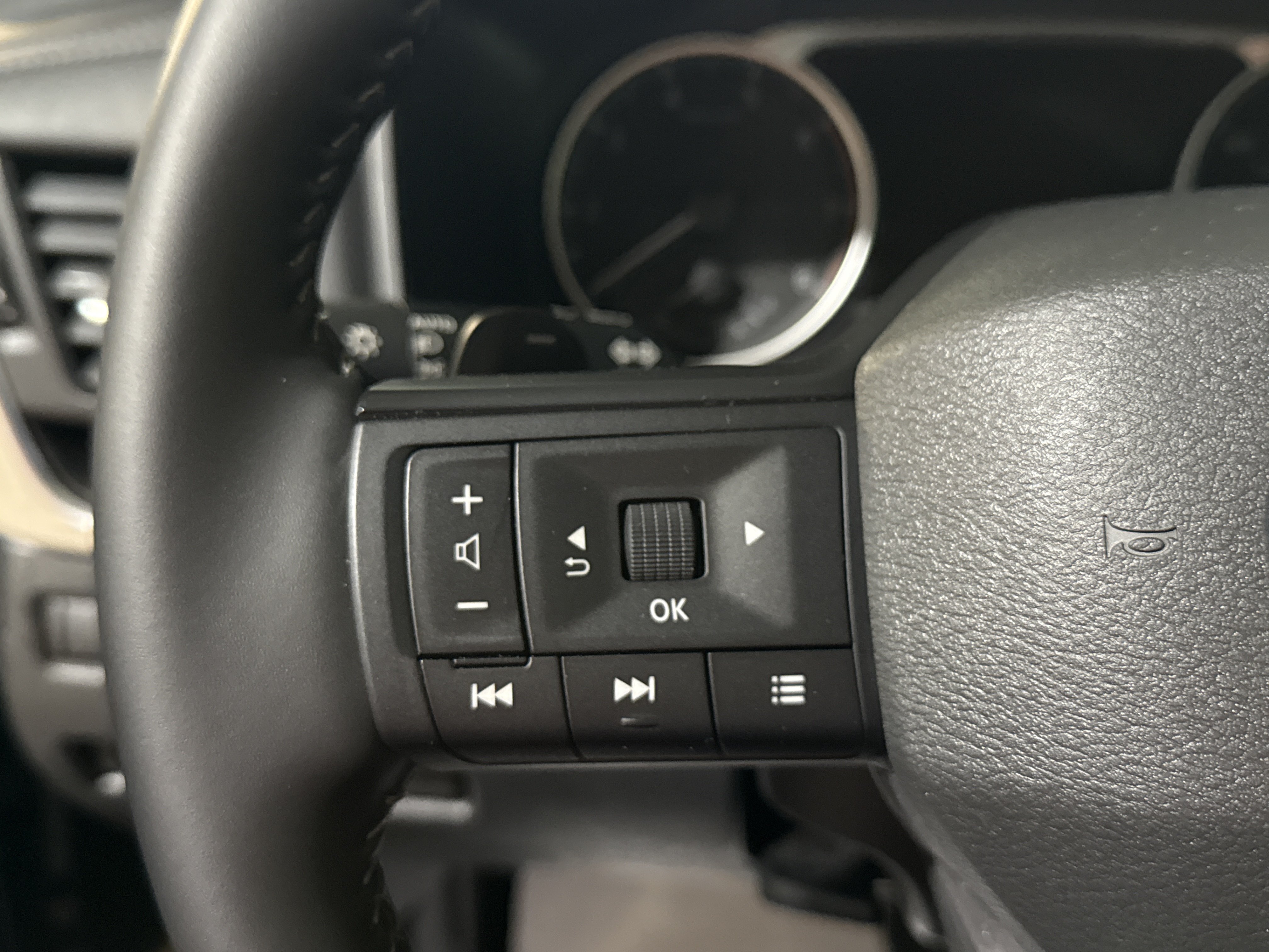 Used 2026 Nissan Rogue SV w/ SV Premium Package AWD/4WD image 19